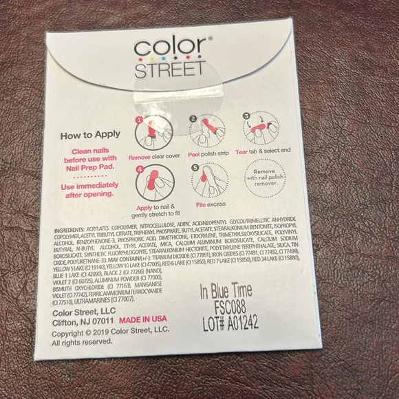 Color Street In Blue Time accent nail - Picture 2 of 2